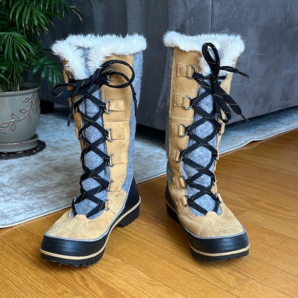 Sorel Women's Tan and Gray Winter Boots - Picture 2 of 6